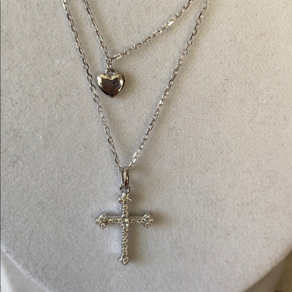 🌹Beautiful Silver Cross and Heart